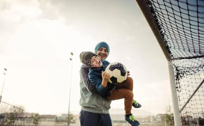 门徒娱乐在线登录光魔科技足球运动员挑眉瞬间，重温经典瞬间视频，球迷不容错过！